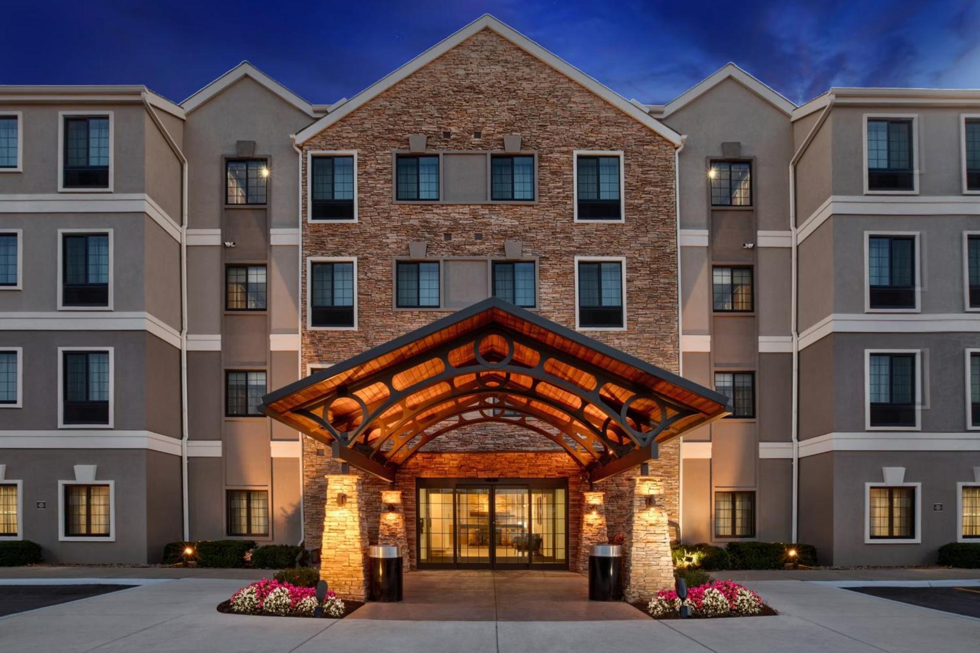 Staybridge Suites Omaha 80Th And Dodge By Ihg Buitenkant foto