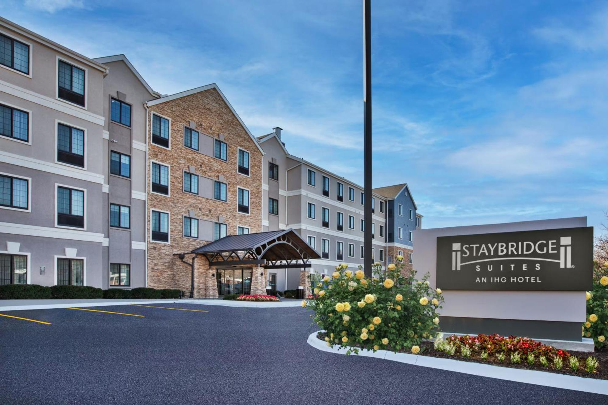 Staybridge Suites Omaha 80Th And Dodge By Ihg Buitenkant foto