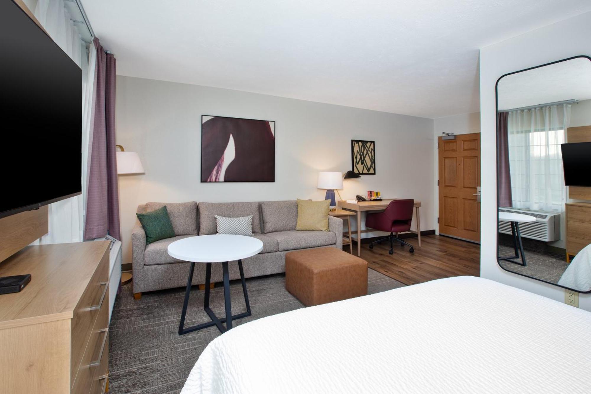 Staybridge Suites Omaha 80Th And Dodge By Ihg Buitenkant foto