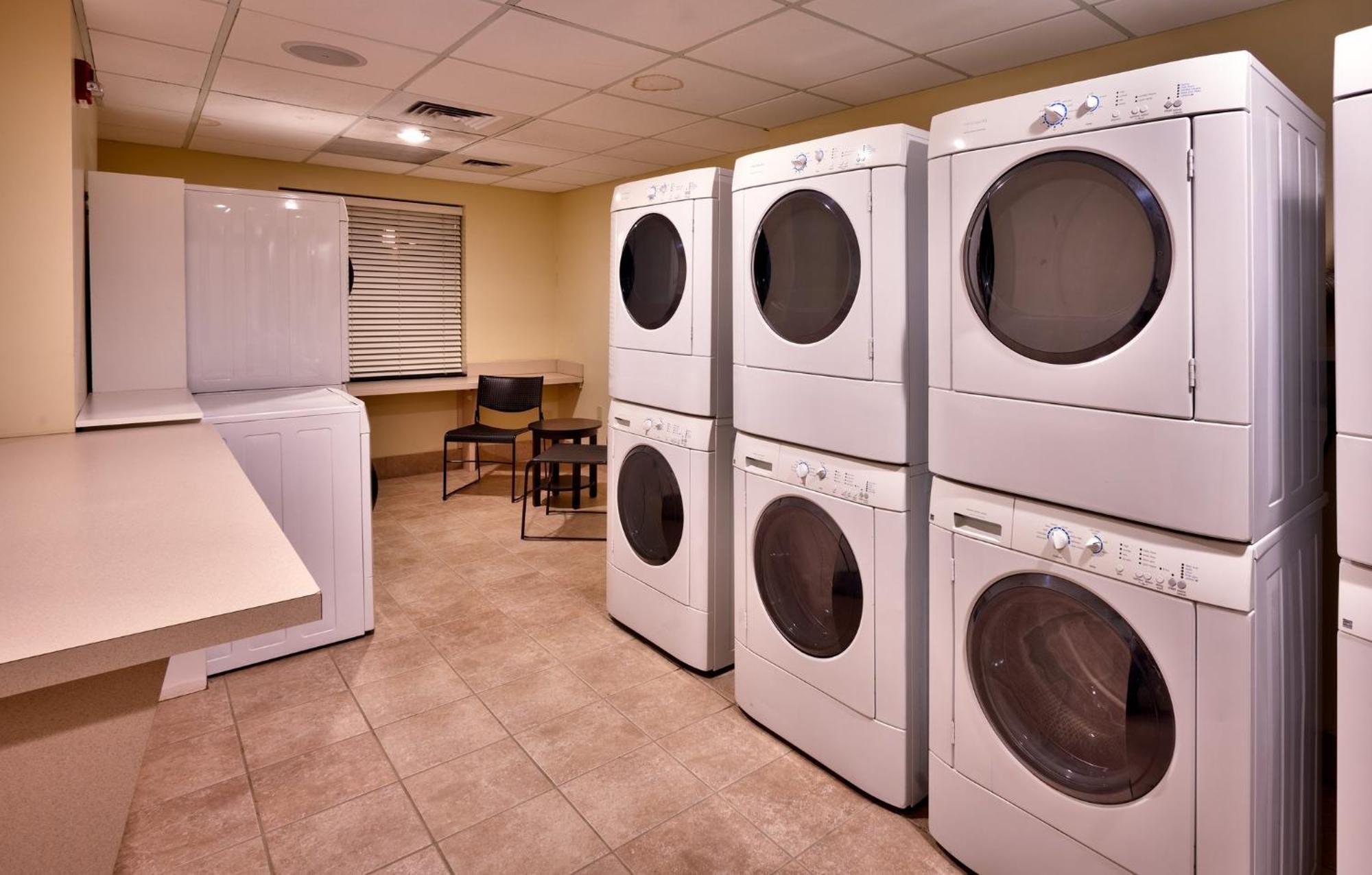 Staybridge Suites Omaha 80Th And Dodge By Ihg Buitenkant foto