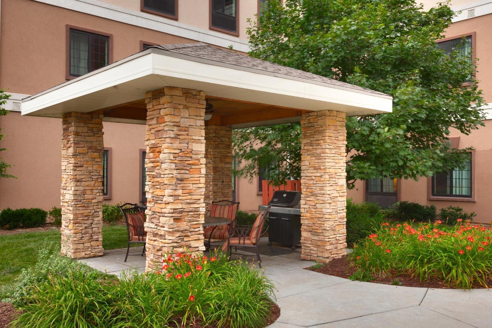 Staybridge Suites Omaha 80Th And Dodge By Ihg Buitenkant foto