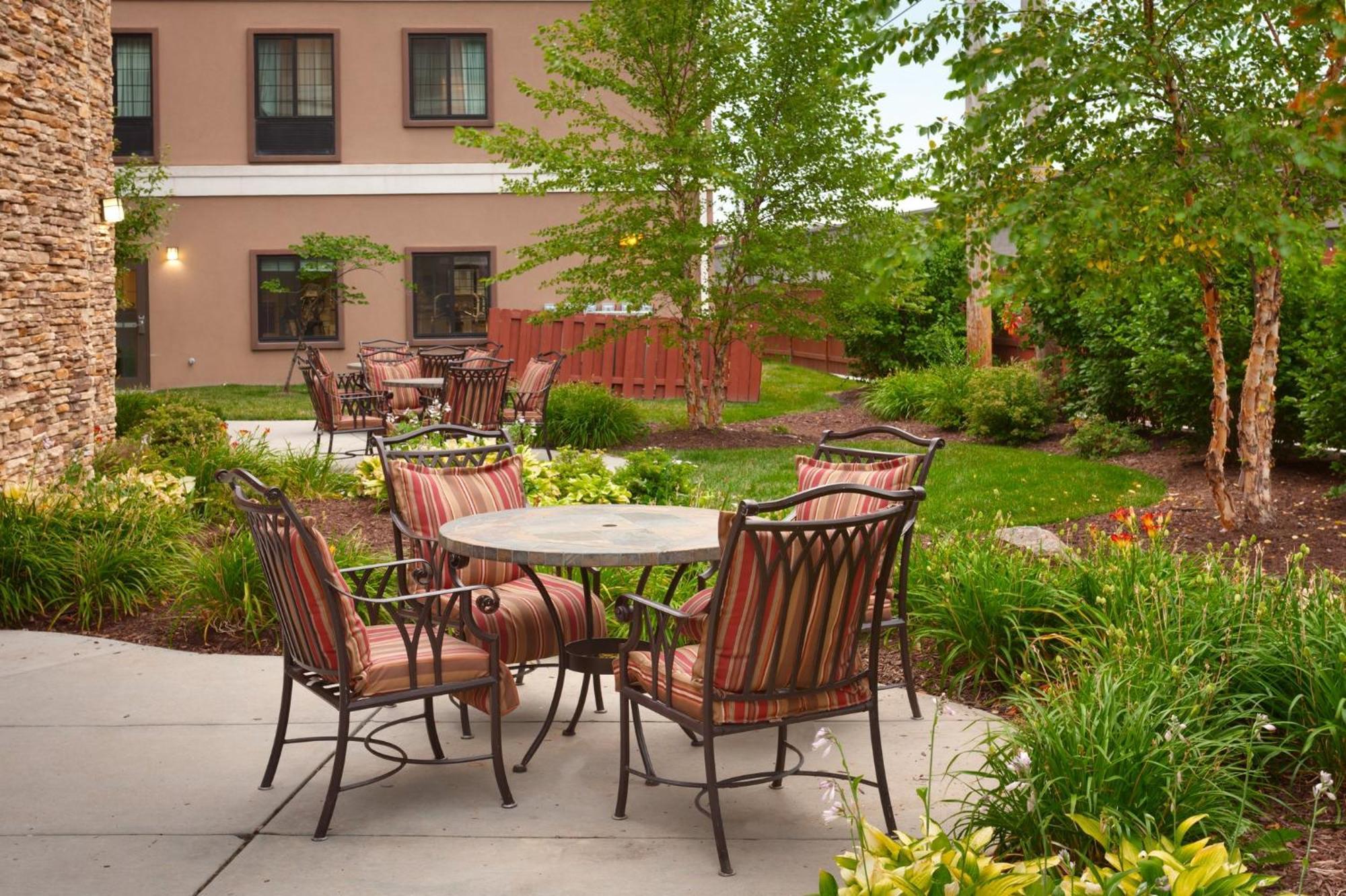 Staybridge Suites Omaha 80Th And Dodge By Ihg Buitenkant foto